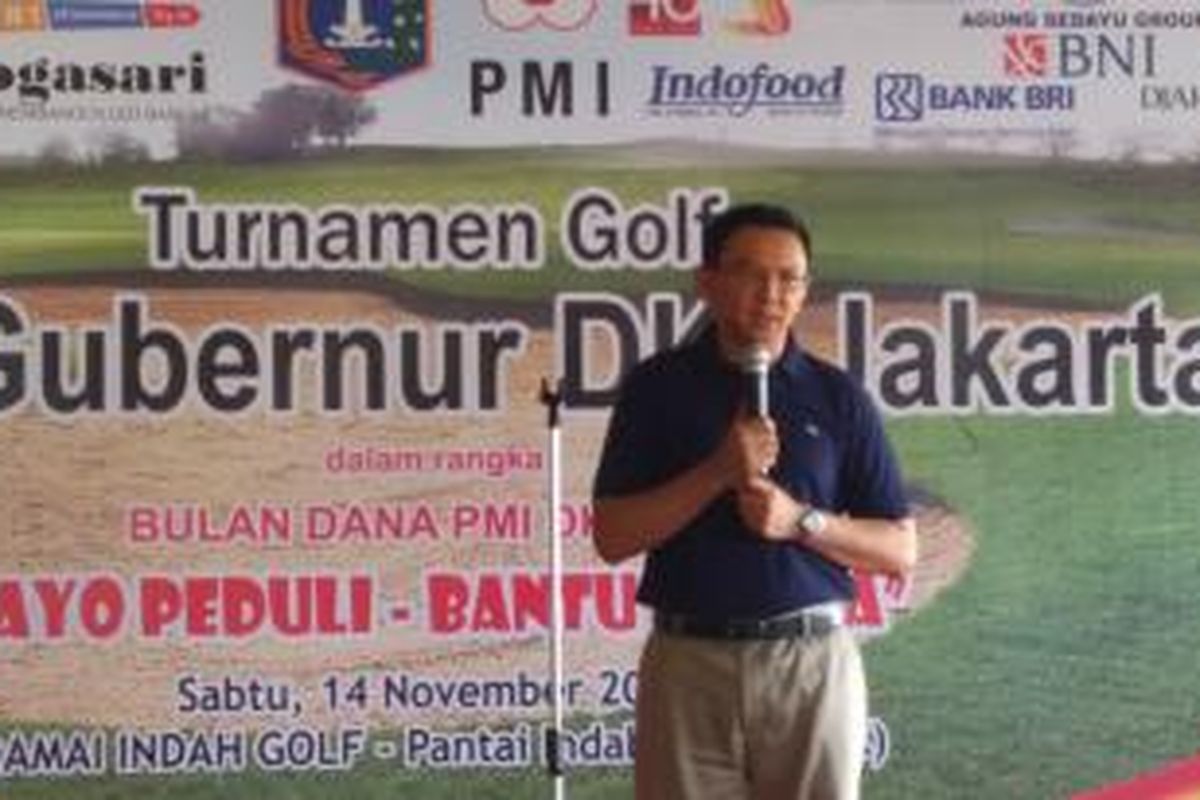 Gubernur DKI Basuki Tjahaja Purnama membuka Turnamen Golf Piala Gubernur 2015 di Pantai Indah Kapuk, Sabtu (14/11/2015). 