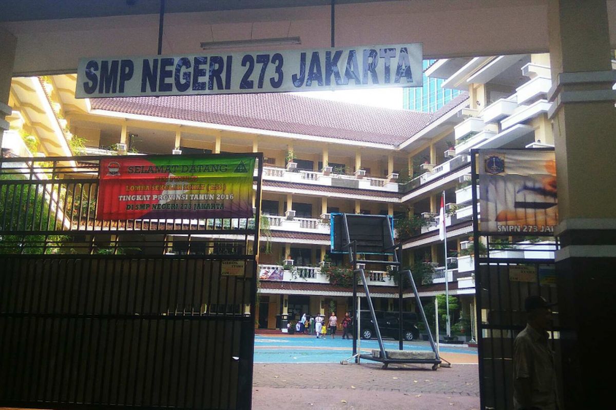 Siswa dari SMPN 273 Jakarta terlibat aksi perundungan (bullying) di Thamrin City.