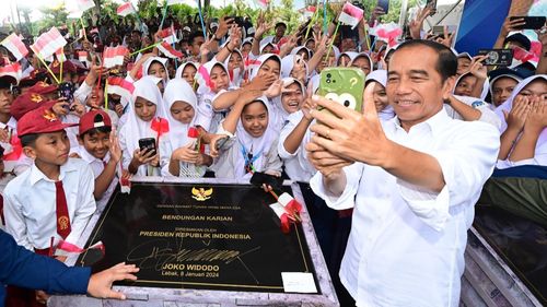 Presiden Jokowi Banjir Kritik Usai Minta Format Debat Pilpres Diubah
