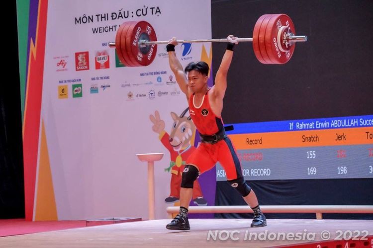 Rahmat Erwin Abdullah saat turun di kelas 73kg putra dan berhasil meraih medali emas SEA Games 2021 Vietnam, Sabtu (21/05/2022). 