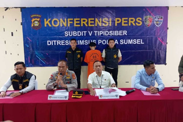 Polda Sumatera Selatan melakukan gelar perkara terkait penangkapan tiga pemuda yang menjadi promotor judi online lewat akun instagram, Selasa (7/5/2024).