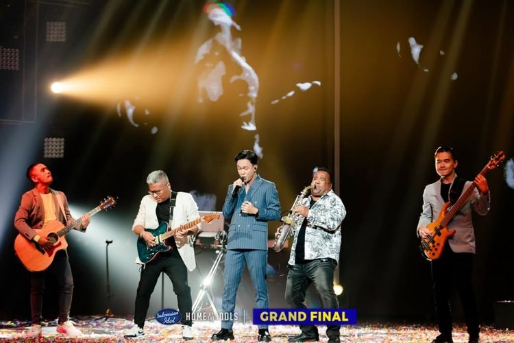 Banjir Air Mata di Panggung Indonesian Idol 2025 karena Lagu-lagu Glenn Fredly 