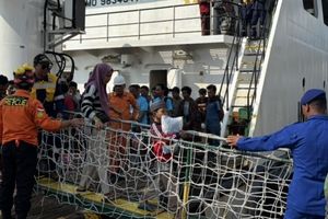 KMP Mutiara Sentosa 2 Disebut Punya Sekoci dan Life Raft, Kenapa Penumpang Lompat ke Laut?