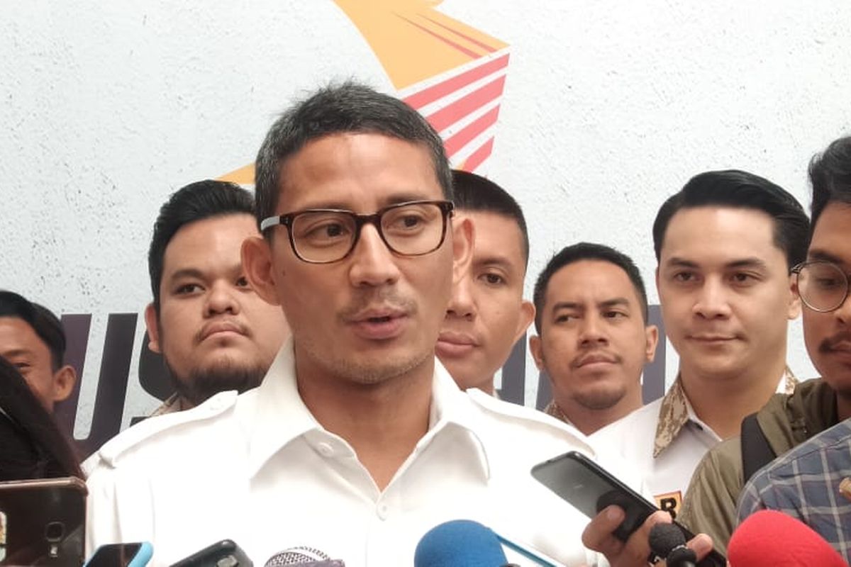 Mantan Wakil Gubernur DKI Jakarta Sandiaga Uno usai menghadiri rapat kerja daerah (Rakerda) Gerindra DKI Jakarta di Grand Sahid Jaya Hotel, Jakarta Pusat, Minggu (26/1/2020).