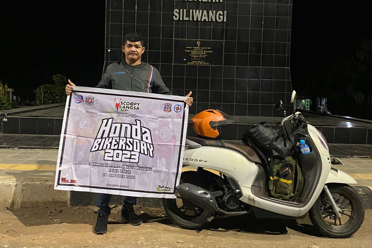 Seorang biker asal Aceh bernama Mirza Ramadhan (25 tahun) melakukan touring dari Aceh ke Malang selama 17 hari untuk menghadiri Honda Bikers Day 2023