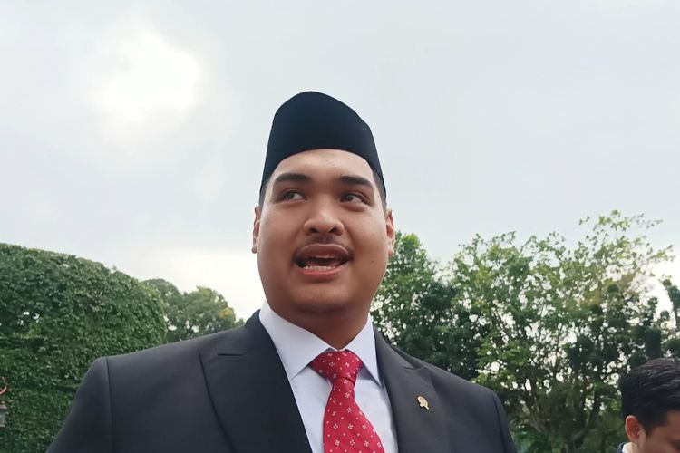 Menpora Dito Ariotedjo di Kompleks Istana Presiden, Jakarta, Jumat (5/4/2024).