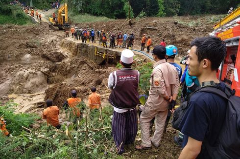 Pencarian  Korban Longsor di Tasikmalaya Terkendala Tingginya Tumpukan Tanah