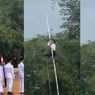 Cerita Siswa Madrasah di Tasikmalaya Panjat Tiang Bendera agar Merah Putih Berkibar