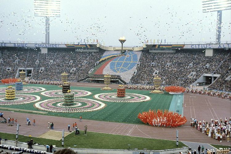 Pesta pembukaan Olimpiade Moskwa 1980. Dipimpin oleh AS, lebih dari 60 negara memboikot Olimpiade Moskwa 1980.