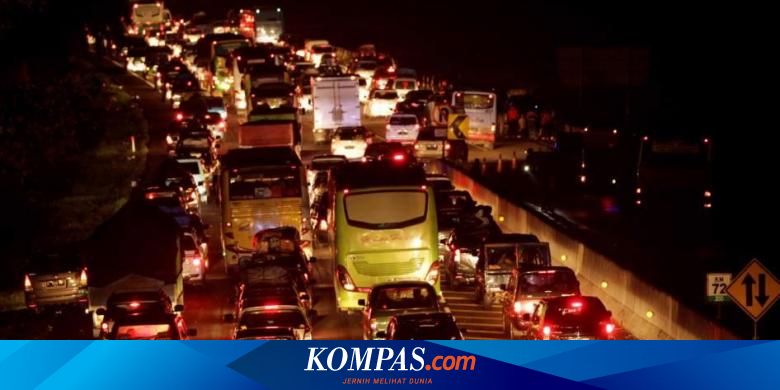  Jalur  Tol  ke  Arah Bekasi Macet Parah Bus Kota Ukuran 