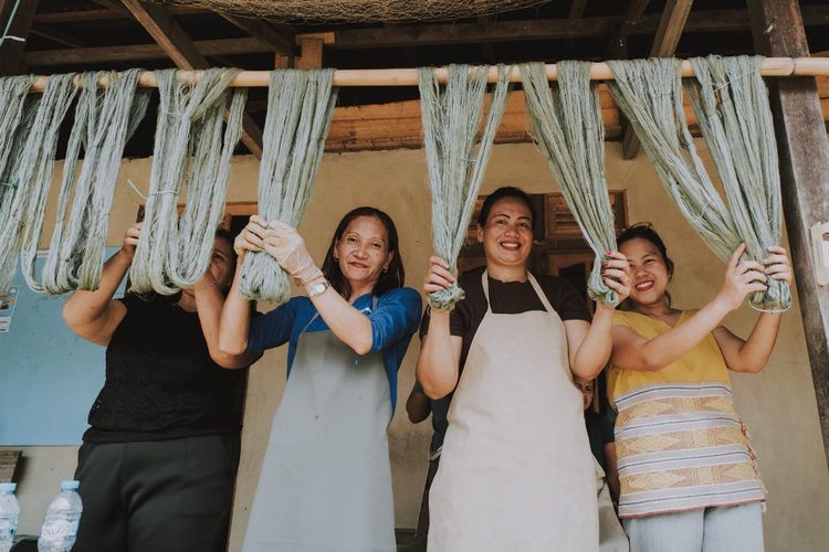 Yayasan Kawan Lama berdayakan perajin Tenun Iban di Kapuas Hulu. 