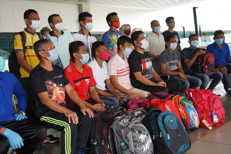 Para Nelayan Aceh yang akan pulang setiba di Bandara Soekarno-Hatta, Tangerang, Banten, Rabu, 3 Februari 2021. (Foto: Humas BPPA)