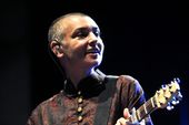 Melawan Dunia dengan Blak-blakan: Mengenang Sinead O'Connor