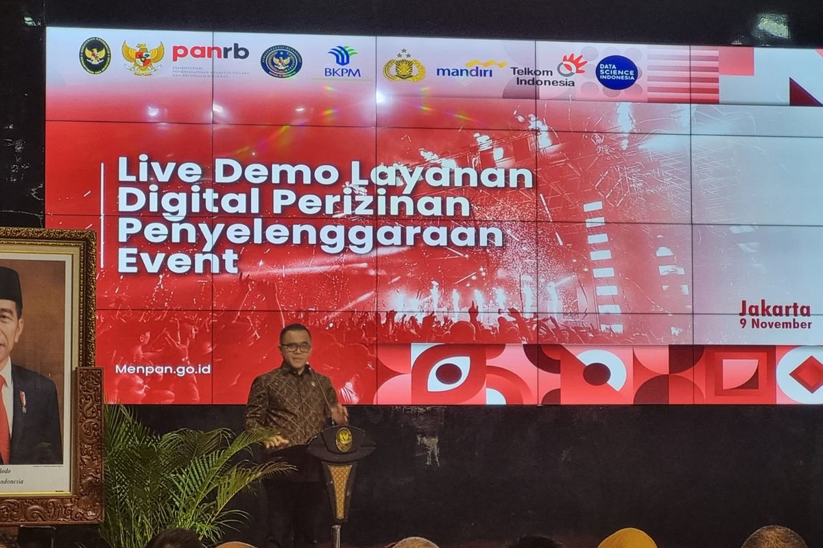 Menteri Pendayagunaan Aparatur Negara dan Reformasi Birokrasi (Menpan RB) Abdullah Azwar Anas saat memberikan arahan dalam Live Demo Layanan Digital Perizinan Penyelenggaraan Event, di Kantor Kementerian PANRB, Jakarta, Kamis (9/11/2023).