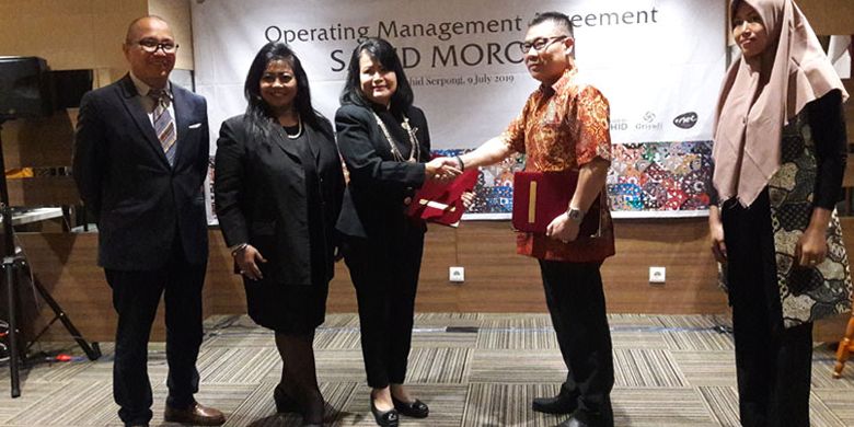 Sahid Molokai Morotai akan beroperasi Agustus 2019. Penandatanganan Operating Management Agreement (OMA) dilakukan oleh Wakil Direktur Utama Sahid Hotels & Resorts Exacty B Sryantoro Sukamdani dengan Direktur PT Harta Asia Pasifik Herman Ongke di Hotel Sahid Serpong, Selasa (9/7/2019).