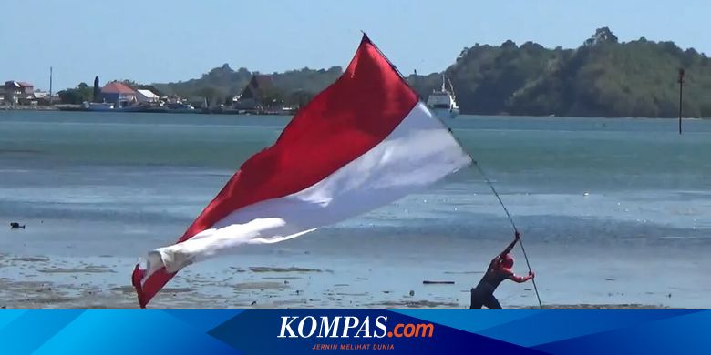 Berlari sampai Sepatu Robek, Spiderman di Parepare Kibarkan Bendera Raksasa, Semangati Pelaku UMKM - Vimarsana News