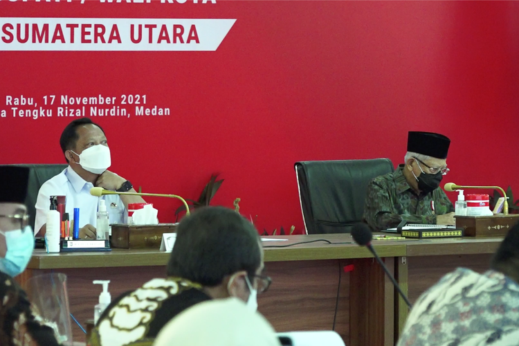 Menteri Dalam Negeri Tito Karnavian mendesak seluruh kepala daerah di Sumatera Utara untuk belajar dari Pemerintah Kabupaten (Pemkab) Banyuwangi soal pembentukan dan pendirian Mal Pelayanan Publik (MPP).