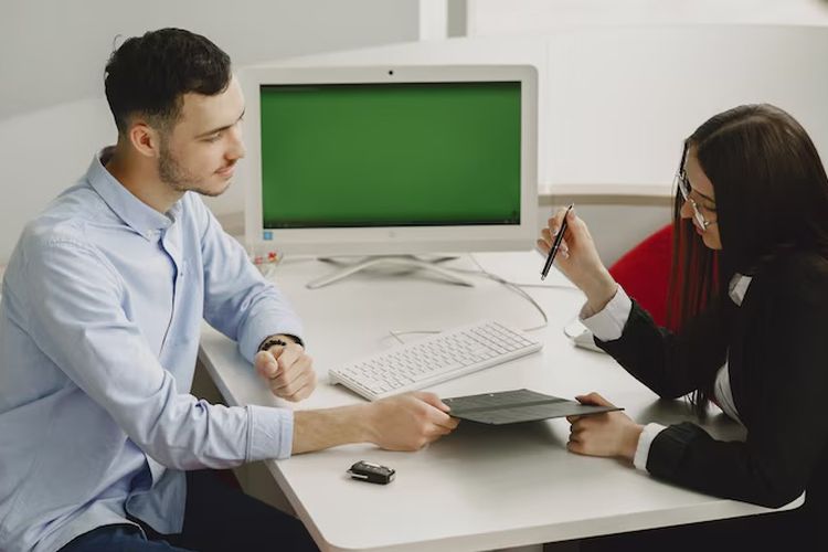 Taurus dan virgo termasuk zodiak yang gampang cinlok di kantor.