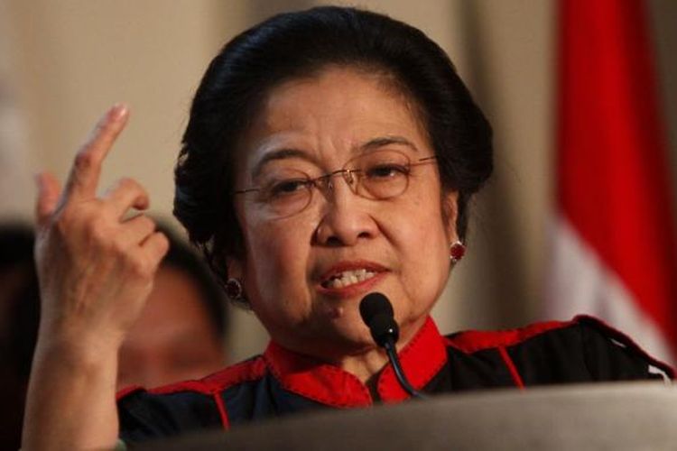 Ketua Umum Partai Demokrasi Indonesia Perjuangan, Megawati Soekarnoputri memberi sambutan  saat acara deklarasi di Kantor DPP Partai Demokrasi Indonesia Perjuangan, Jakarta, Rabu (14/5/2014). Partai Demokrasi Indonesia Perjuangan, Partai Nasional Demokrat, dan Partai Kebangkitan Bangsa akan mengusung Joko Widodo sebagai calon presiden pada Pemilu Presiden 2014 pada 9 Juli 2014 mendatang.