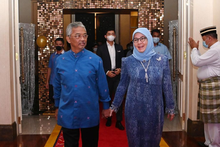 Raja Malaysia Sultan Abdullah Sultan Ahmad Shah dan Permaisuri Tunku Azizah Aminah Maimunah Iskandariah