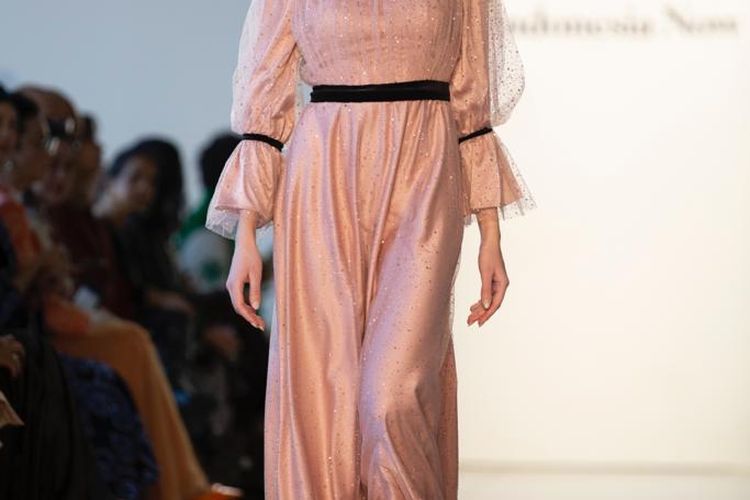 brand busana milik Trisha Chas, Zeta Priv&eacute; tampil di  New York Fashion Week 2023  