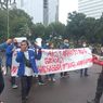Sebagian Massa Aksi BEM SI Bertahan dan Blokade Jalan Medan Merdeka Selatan, Arus Lalin Tersendat