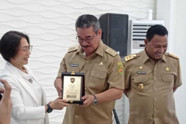 Gubernur Maluku Teken MoU Rp 2 Triliun, Siap Garap Budidaya dan Pabrik Rumput Laut