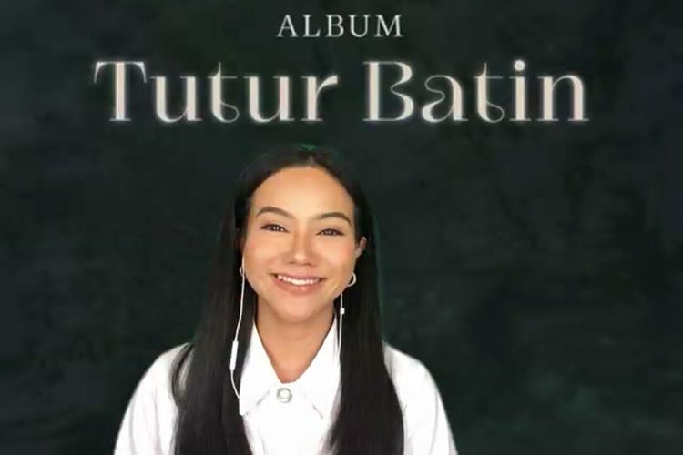 Penyanyi Yura Yunita dalam konferensi pers virtual peluncuran album Tutur Batin, Kamis (21/10/2021).