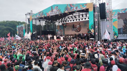 Kampanye di Bandung, Ganjar Serukan Menang "Hattrick", Megawati Ingin Satu Putaran