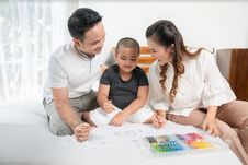 Pentingnya Penerapan Positive Parenting, Bantu Orangtua Didik Anak Jadi Lebih Baik