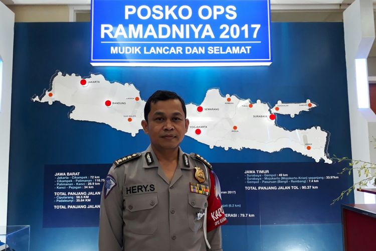Kepala Posko Pusat Operasi Ramadiniya 2017, Komisaris Besar Hery Sutrisman saat ditemui di NTMC Polri. Jumat (23/6/2017)
