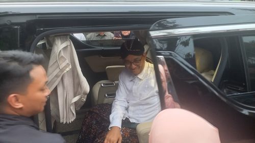 Kunjungi Ponpes Al Falahiyyah Mlangi, Anies: Dapat Doa dari Nyai