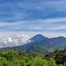 Rute ke Pos Bantengan dengan Keindahan Kaldera Bromo dan Puncak Mahameru