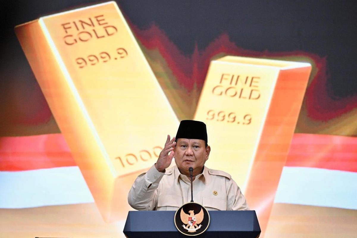 Presiden Prabowo Subianto saat meresmikan bank emas di The Gade Tower, Jakarta Pusat, Rabu (26/2/2025).