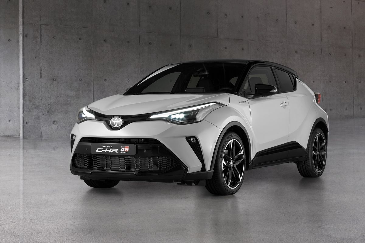 Toyota C-HR Hybrid GR Sport Inggris