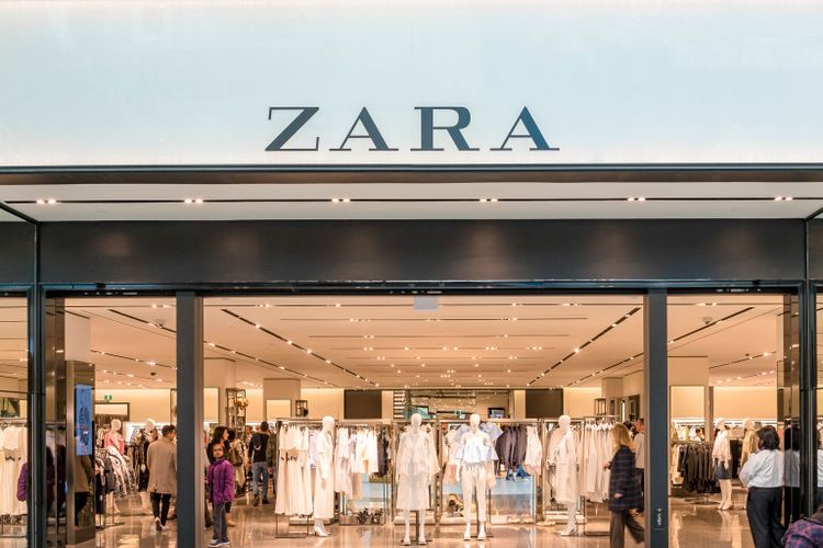 Salah satu toko Zara.