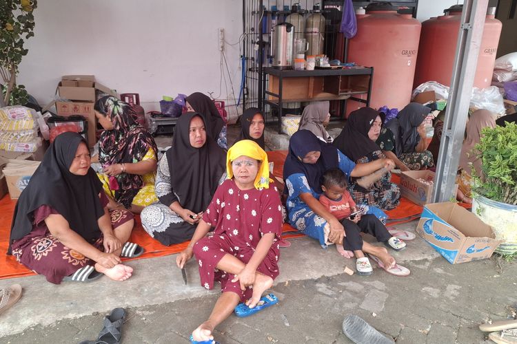 Foto : Update Banjir Banjar, 74 Desa Masih Terendam, Pengungsi Terus  Berkurang Halaman 2