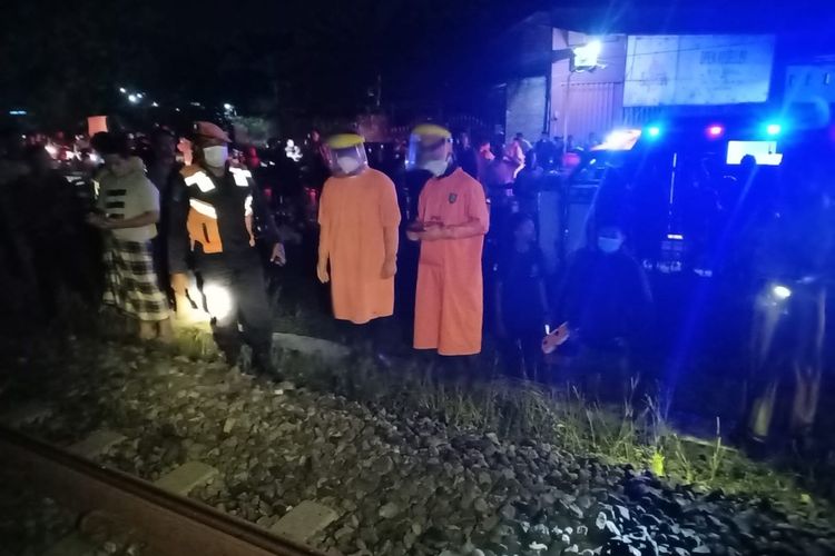Lokasi kejadian seorang warga menabrakkan diri ke kereta yang melintas, di Desa Sumbermulyo, Kecamatan Jogoroto, Kabupaten Jombang, Jawa Timur.