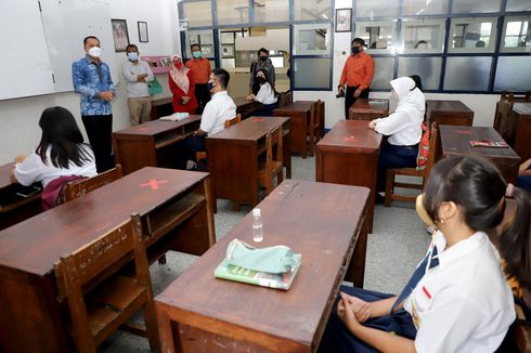 Sekolah di Surabaya Kini Wajib Pasang Aplikasi PeduliLindungi