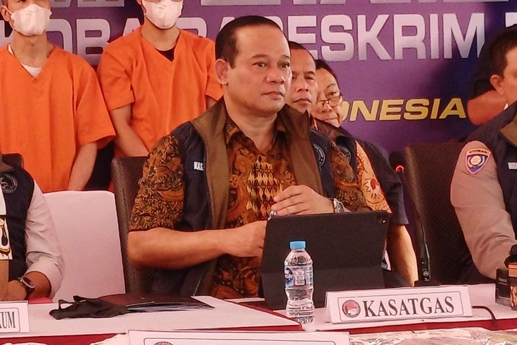 Ketua Satgas Satuan Tugas (Satgas) Penanggulangan, Penyalahgunaan dan Peredaran Gelap Narkoba (P3GN) Polri Irjen Asep Edi Suheri dalam konferensi pers di Kabupaten Tangerang, Banten, Jumat (17/11/2023). 