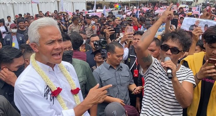 Jaga Kandang Banteng, Ganjar Singgung Paslon Lain yang Suka Kunjungi Jateng