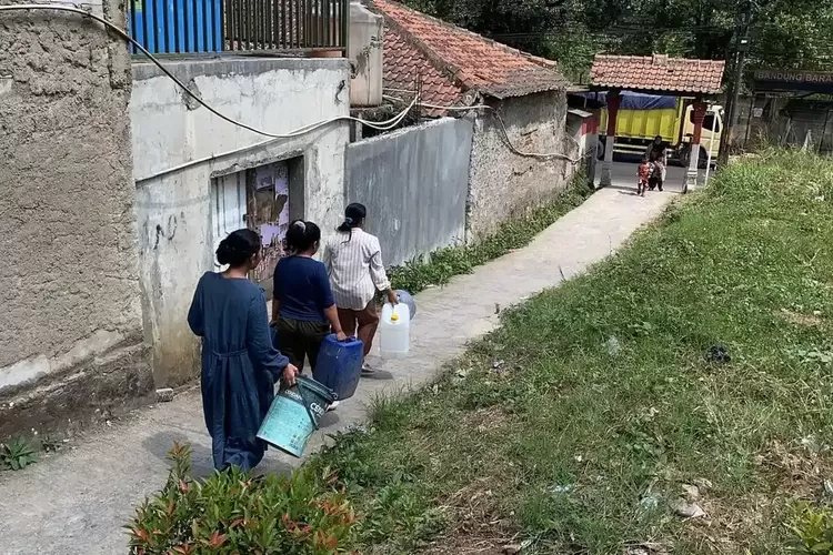 Warga Batujajar Bandung Barat Krisis Air Bersih, Sumur Kering Selama 2 Bulan