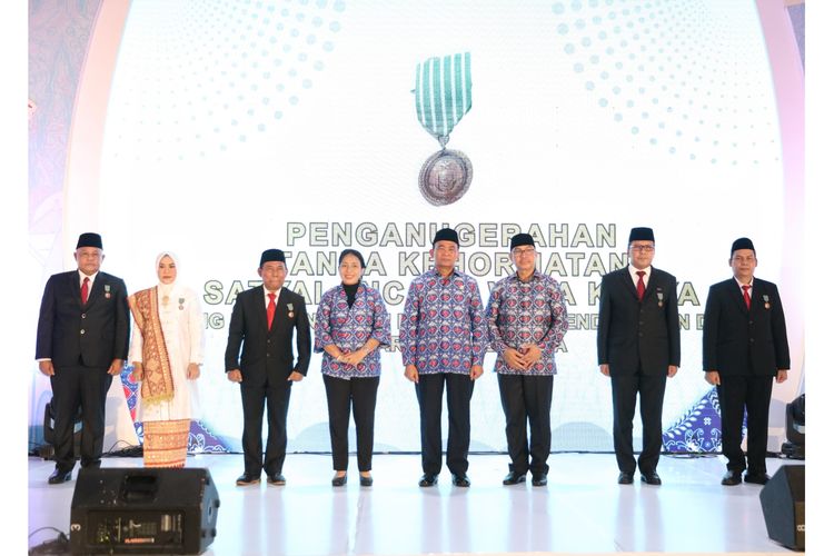 Pemkot Makassar dinilai berkomitmen dalam mendukung program nasional keluarga berencana (KB) dan percepatan penurunan angka prevalensi stunting di Kota Makassar. 