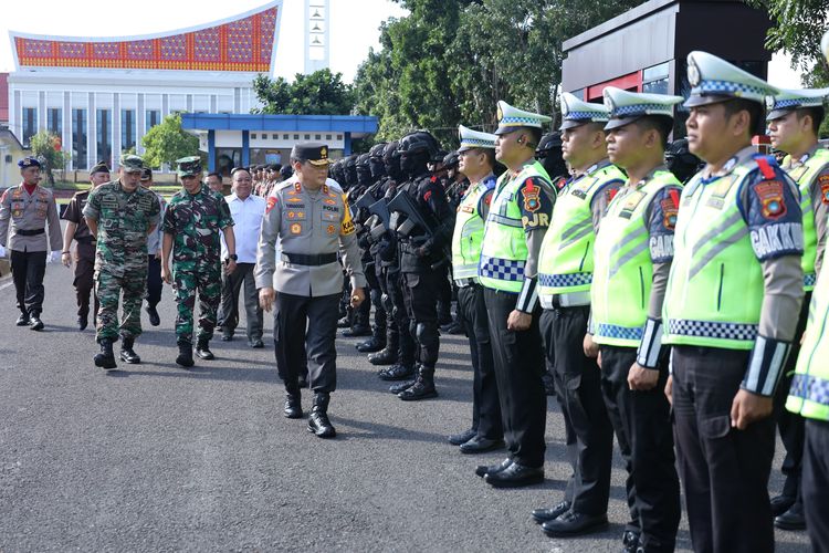 Apel pasukan gabungan dalam rangka Operasi Ketupat Menumbing 2024 di Mapolda Kepulauan Bangka Belitung, Rabu (3/4/2024).