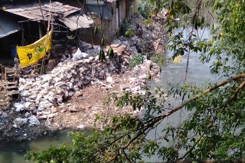 Warga Tebet Bersyukur Reklamasi Bantaran Kali Ciliwung Berkurang