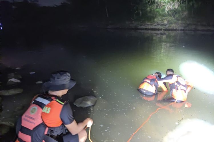 ILUSTRASI: Pencarian korban hilang di Sungai Progo oleh Tim SAR Gabungan