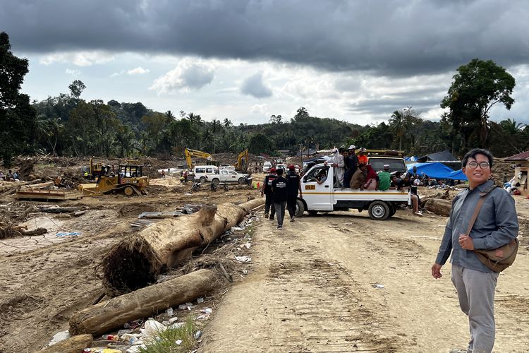 Desa Garoga, desa yang hilang diterjang banjir bandang dan tanah longsor di Tapanuli Selatan, Sumatera Utara, Sabtu (6/12/2025)
