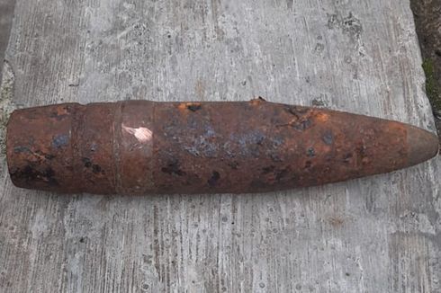 Petani Temukan Mortir Sebesar Lengan Manusia Saat Mencangkul Sawah di Tasikmalaya 
