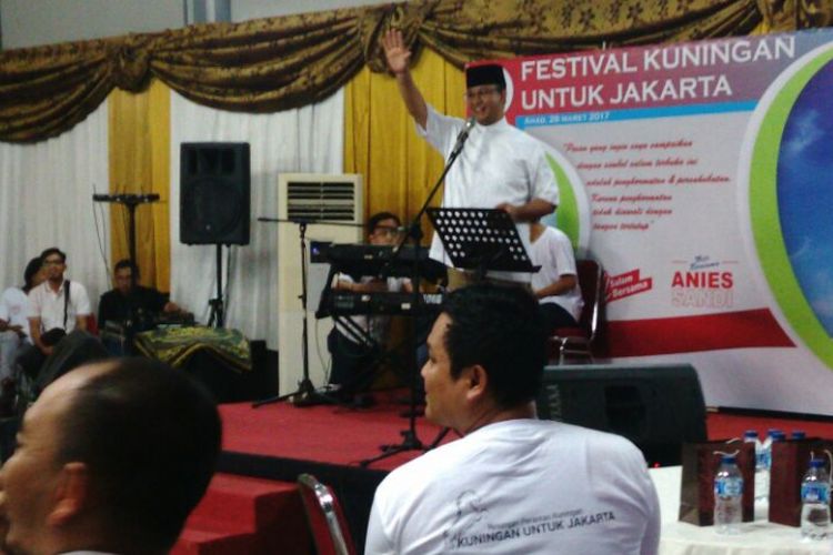Calon gubernur DKI Anies Bawedan mendapat deklarasi dukungan dari paguyuban warga Kuningan yang ada di Jakarta. Acara tersebut berlangsung di kawasan Jalan Batu Ampar III, Kramatjati, Jakarta Timur. Minggu (26/3/2017).