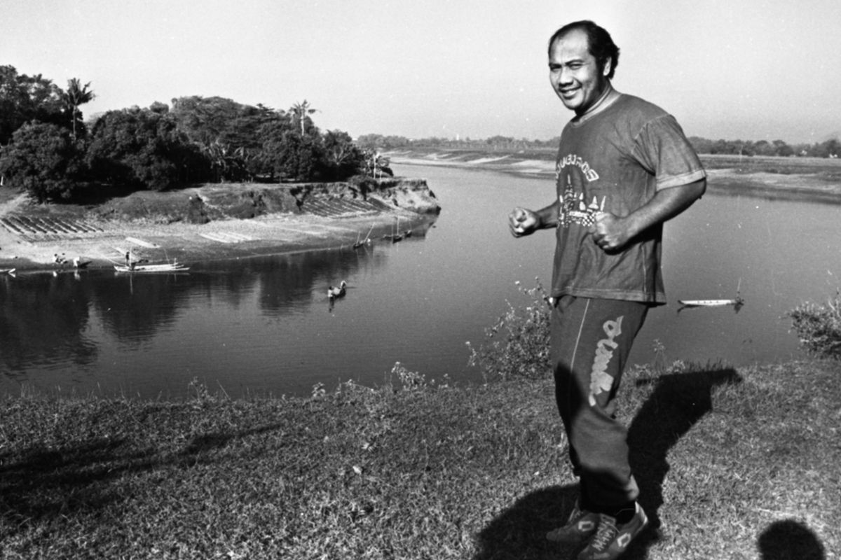 Pelawak Cahyono dari grup lawak Jayakarta dalam sebuah kegiatan di Jawa Timur. Foto diambil pada Juli 1988. Cahyono tutup usia di Jakarta pada Kamis (25/5/2017).